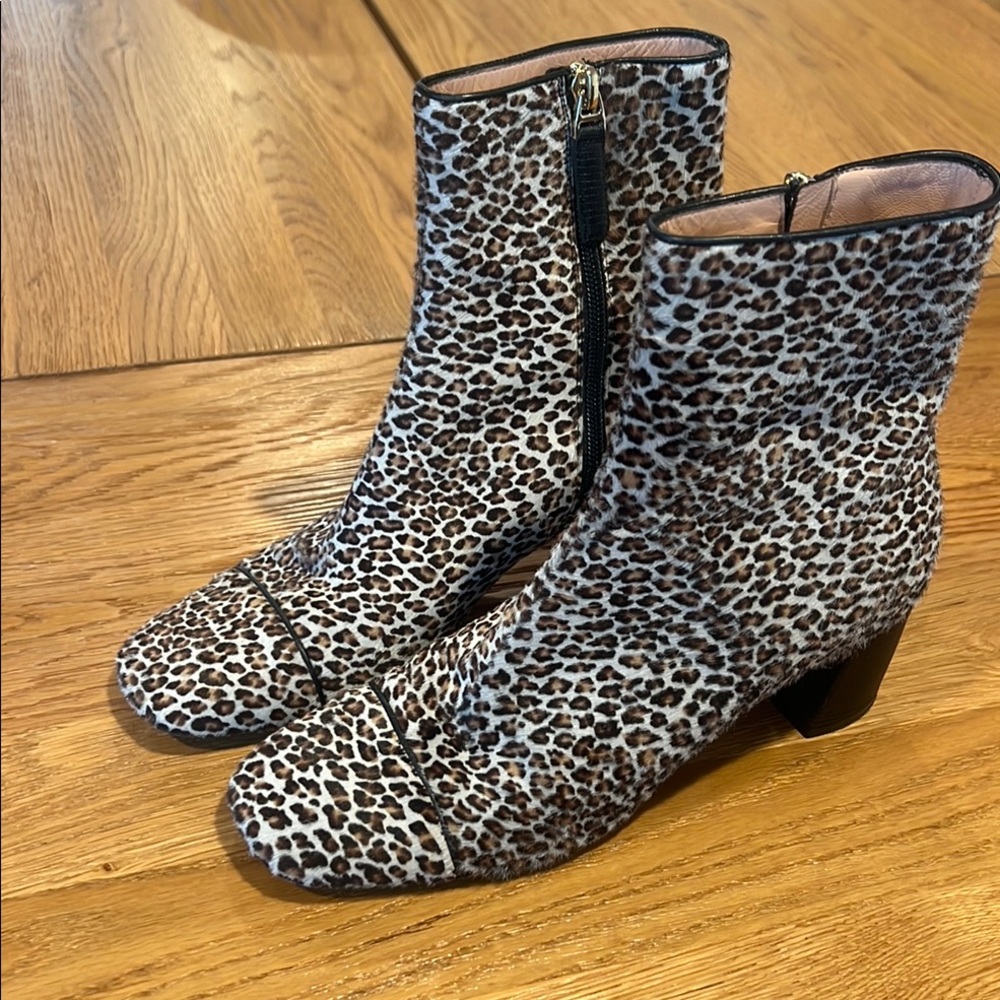 Black and White Leopard Print Ankle Boots with Block Heel and Zipper Closure